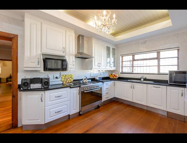 4 BEDROOM FREESTANDING TO LET IN PINELANDS